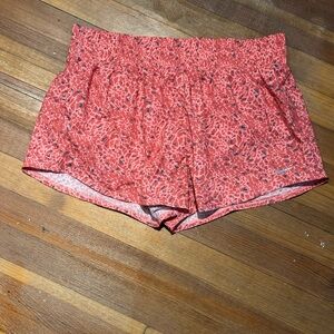 Nike Women's pink Patterned Shorts